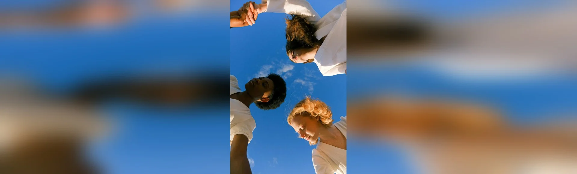 Pessoas ligadas em relação de apoio