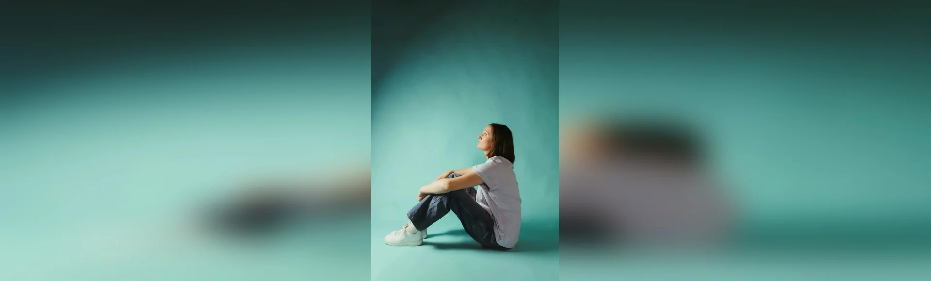 Pessoa em momento de reflexão pessoal